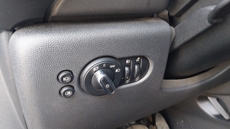 Mini Cooper D Caixa Autom&aacute;tica