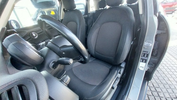 Mini Cooper D Caixa Autom&aacute;tica