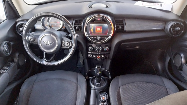 Mini Cooper D Caixa Autom&aacute;tica