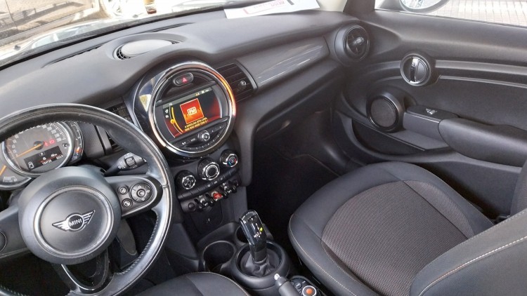 Mini Cooper D Caixa Autom&aacute;tica