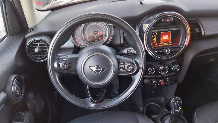 Mini Cooper D Caixa Autom&aacute;tica