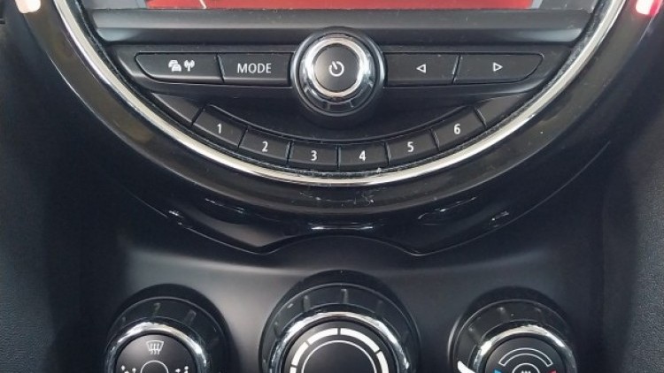 Mini Cooper D Caixa Autom&aacute;tica