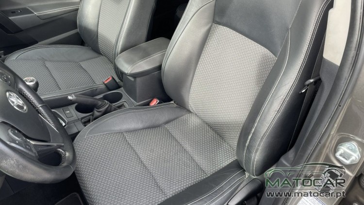 Toyota Corolla 1.4 D-4D Edi&ccedil;&atilde;o L.50 Anos