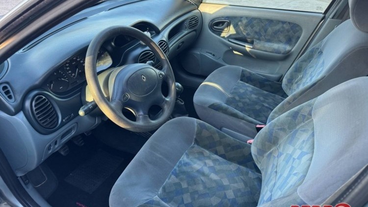 Renault M&eacute;gane AUTENTIQUE