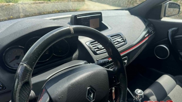 Renault M&eacute;gane RS Red Bull Racing RB8 N 659