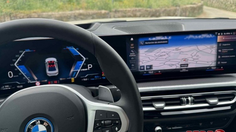 BMW S&eacute;rie 3 - 330 PAK M SPORT