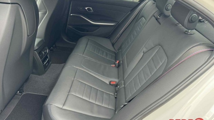 BMW S&eacute;rie 3 - 330 PAK M SPORT