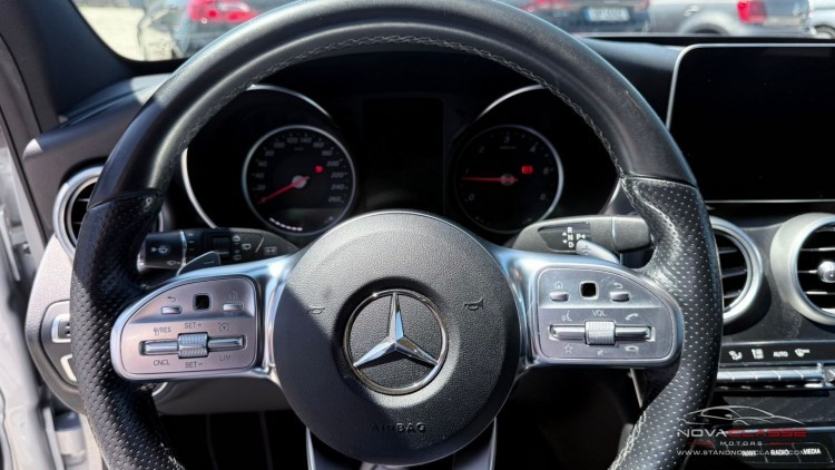 Mercedes-Benz Classe C 180 Pack Night Amg