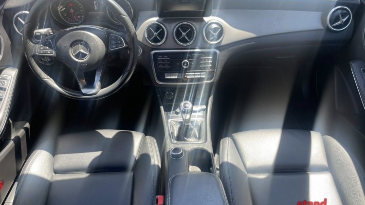 Mercedes-Benz Classe CLA 180 AVANTGARD