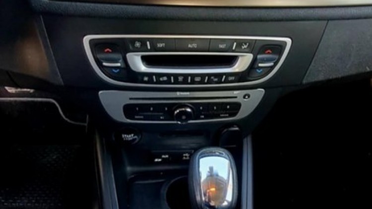 Renault M&eacute;gane 1.5 DCI CAIXA AUTO