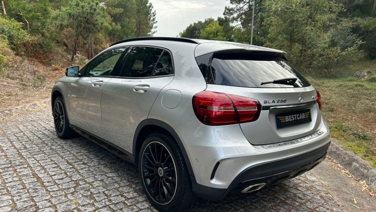 Mercedes-Benz Classe GLA 250 250 AMG 4-Matic