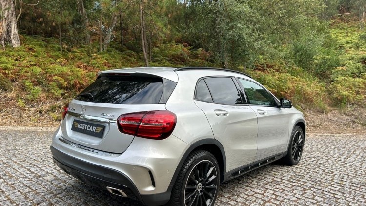 Mercedes-Benz Classe GLA 250 250 AMG 4-Matic