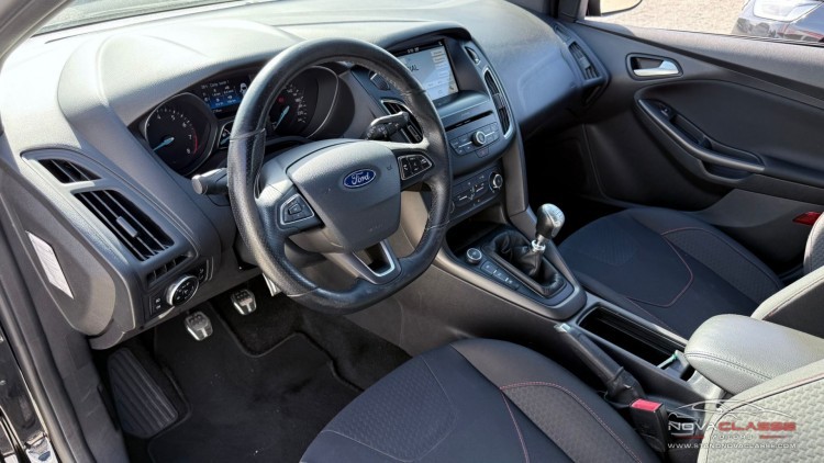 Ford Focus 1.0 EcoBoost ST-Line