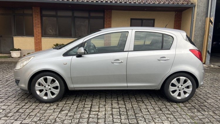 Opel Corsa 1.2i ENJOY