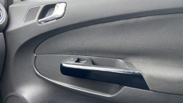 Opel Corsa 1.2i ENJOY