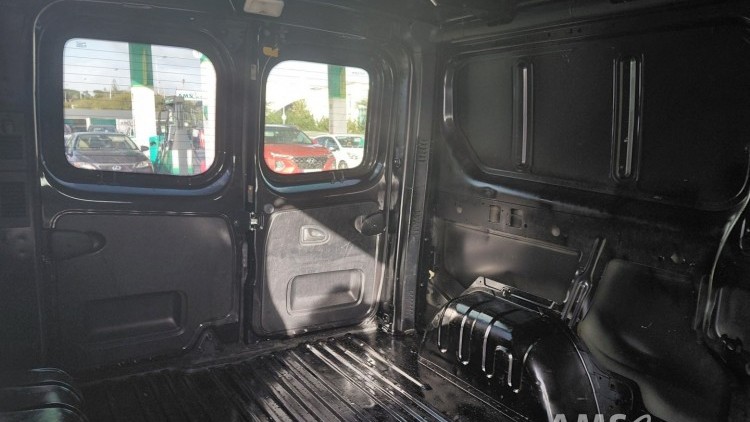 Nissan Mv300 CONFORT AUT