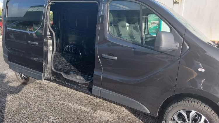 Nissan Mv300 CONFORT AUT