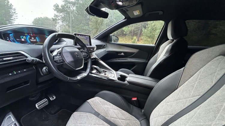 Peugeot 3008 1.6 Hybrid GT-Line e-EAT8