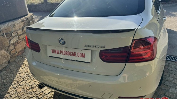 BMW S&eacute;rie 3 - 320 sport LINE