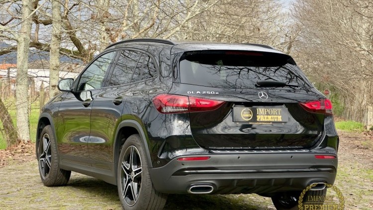 Mercedes-Benz Classe GLA 250 e Pack AMG / Pack NIGHT
