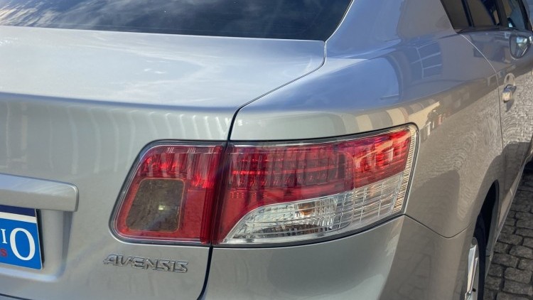 Toyota Avensis 1.6 i EXECUTIVE