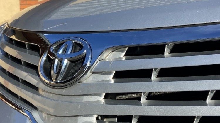 Toyota Avensis 1.6 i EXECUTIVE