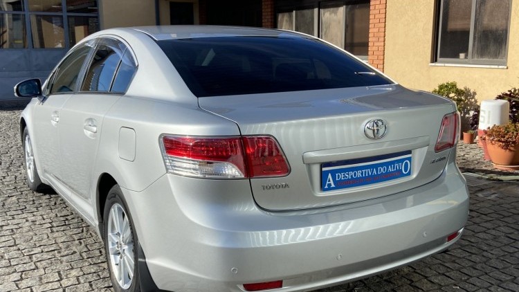 Toyota Avensis 1.6 i EXECUTIVE