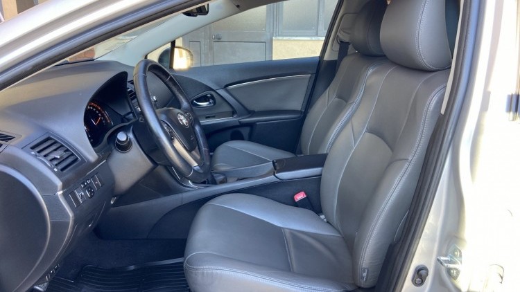 Toyota Avensis 1.6 i EXECUTIVE