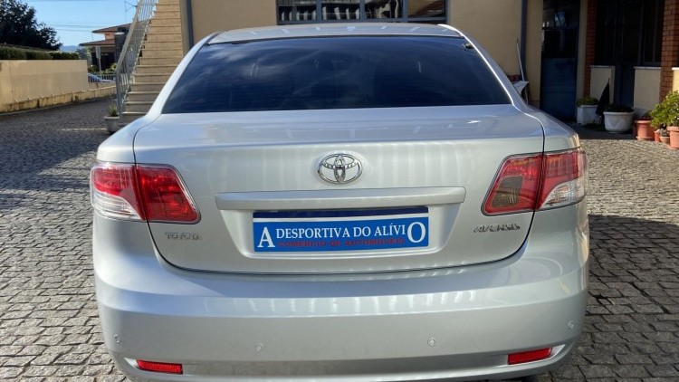 Toyota Avensis 1.6 i EXECUTIVE