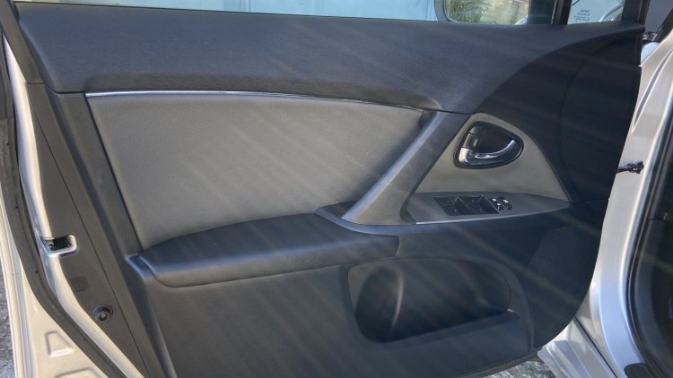 Toyota Avensis 1.6 i EXECUTIVE