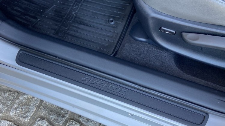 Toyota Avensis 1.6 i EXECUTIVE