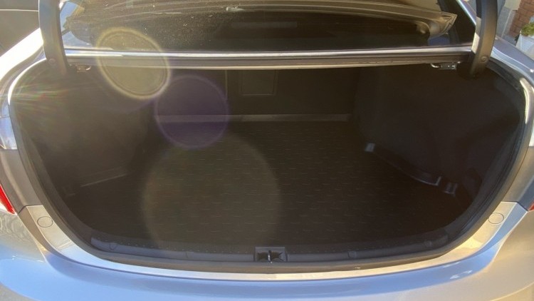 Toyota Avensis 1.6 i EXECUTIVE