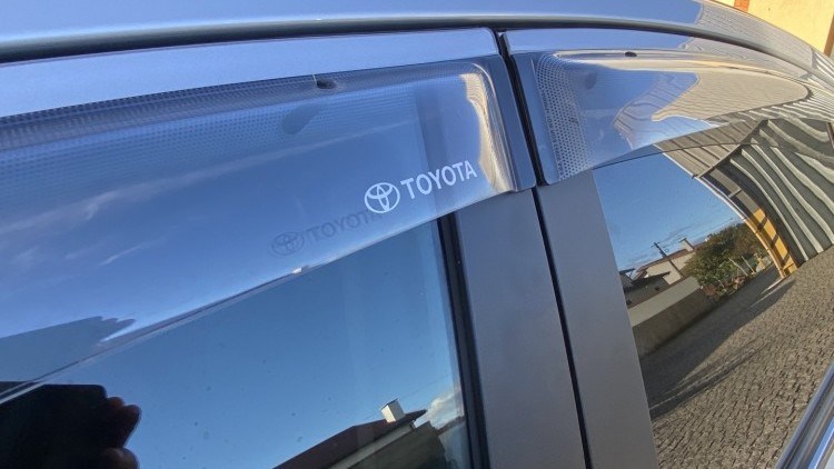 Toyota Avensis 1.6 i EXECUTIVE