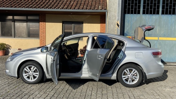 Toyota Avensis 1.6 i EXECUTIVE