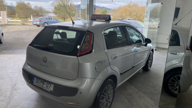 Fiat Punto Evo 1.2 "Tom Tom" (126 MIL KMs)