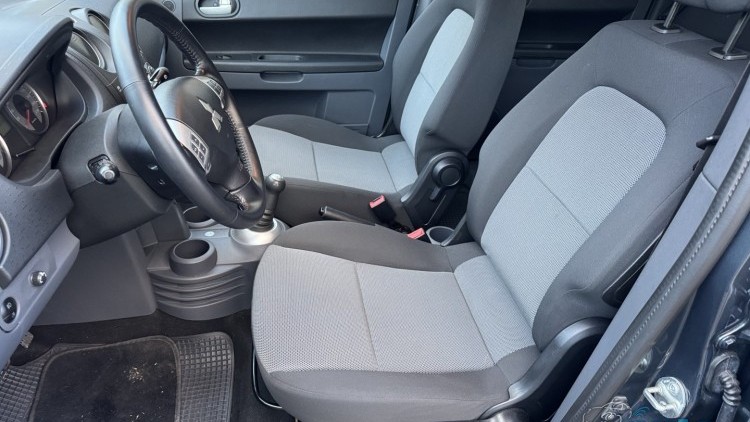 Mitsubishi Colt CZ3 1.3 Auto 30