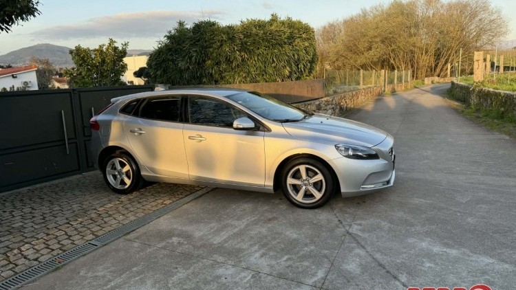 Volvo V40 KINETIC