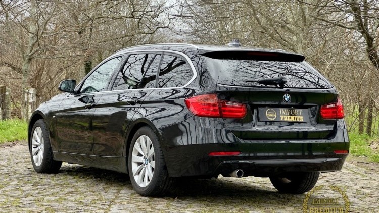 BMW S&eacute;rie 3 - 320 d Touring Modern