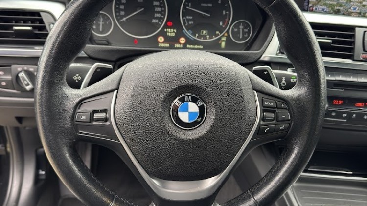 BMW S&eacute;rie 3 - 320 d Touring Modern