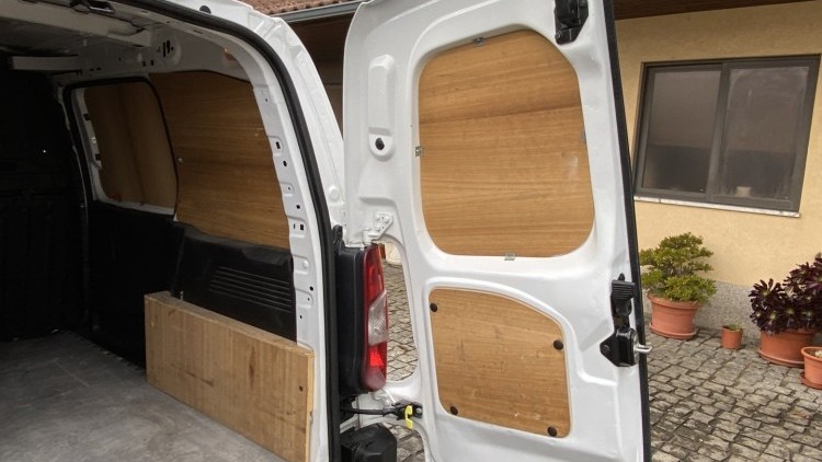 Peugeot Partner 1.6 Hdi 100cv CarPlay