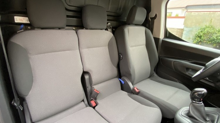 Peugeot Partner 1.6 Hdi 100cv CarPlay