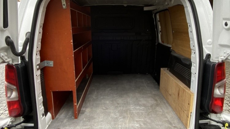 Peugeot Partner 1.6 Hdi 100cv CarPlay