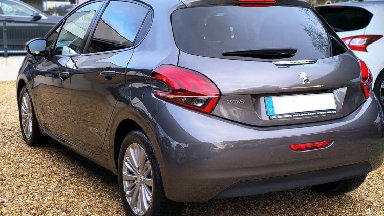 Peugeot 208 1.5 BlueHDi Signature