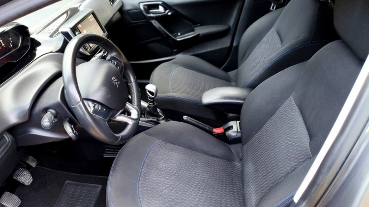 Peugeot 208 1.5 BlueHDi Signature