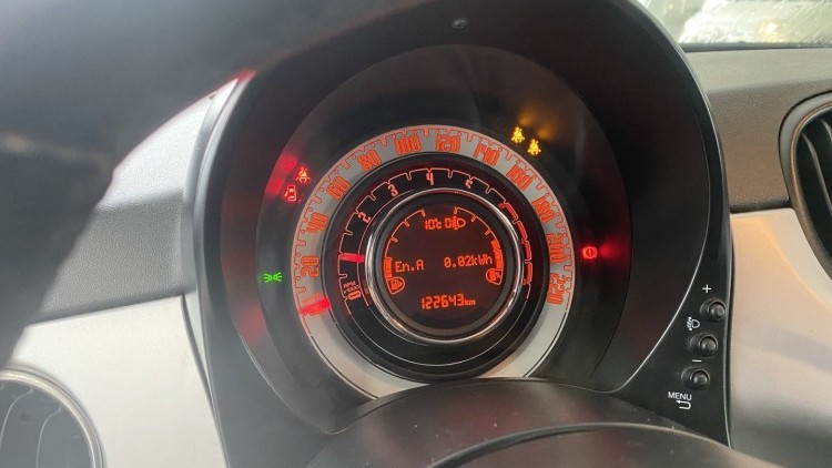 Fiat 500 1.0 Hybrid "Connect" (122 MIL KMs)