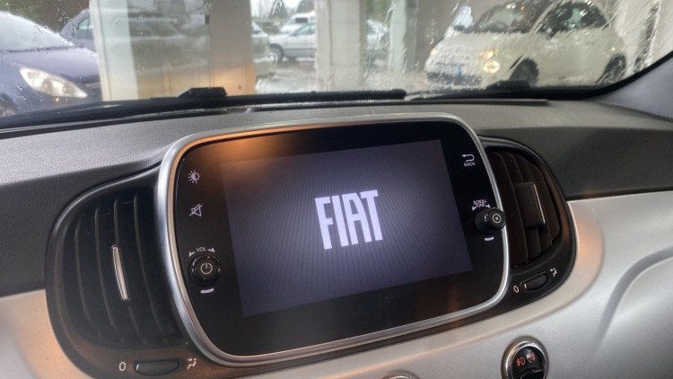 Fiat 500 1.0 Hybrid "Connect" (122 MIL KMs)