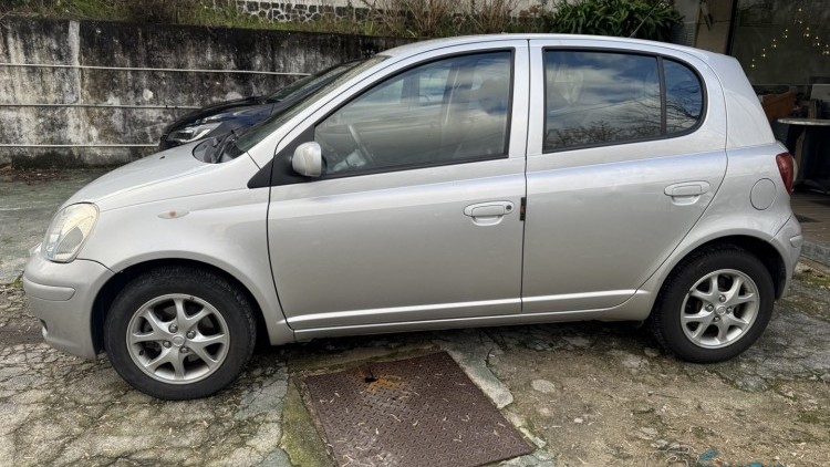 Toyota Yaris 1.0 VVT-I C Caixa Autom&aacute;tica