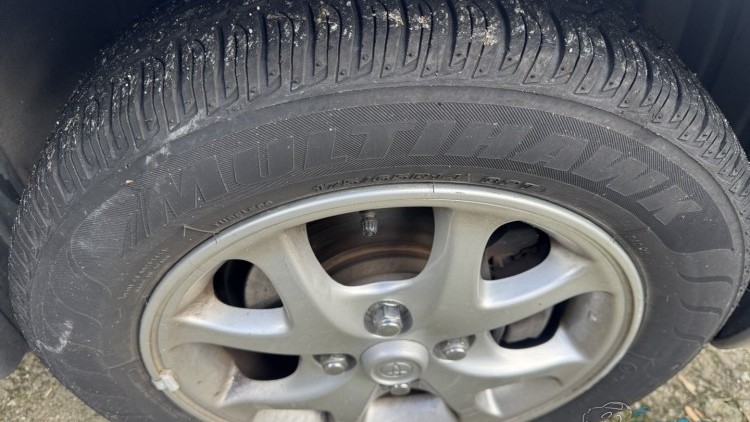 Toyota Yaris 1.0 VVT-I C Caixa Autom&aacute;tica