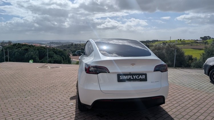 Tesla Model Y Duo motor long range