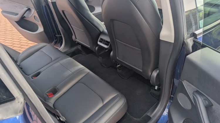 Tesla Model Y Duo motor long range